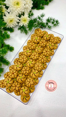 نان نخودچی دو آتیشه تعداد شیرینی درهر جعبه ۶۰ عدد وزن حدود ۵۰۰ کَرم